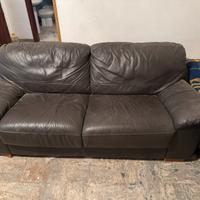 Due divani in ecopelle, gratis