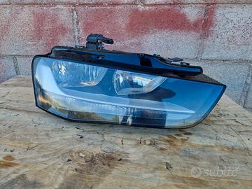 Audi A4 B8 2012-2014 Faro Proiettore Anteriore DX 