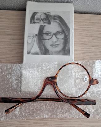 Occhiali per il trucco  ingrandimento +2.50
Nuovi 