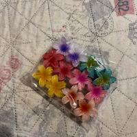 fermagli a forma di fiore