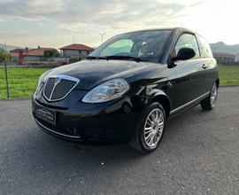 Lancia Ypsilon 1.3 MJT 75 CV Unyca