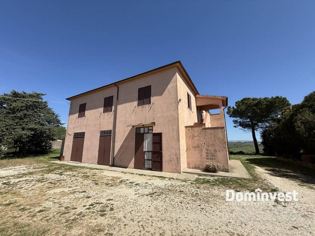 Rustico / Casale di 500 m² con 5 locali a Manciano - Vista 2