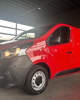 RENAULT TRAFIC 2.0 dCi 120CV L2 H1