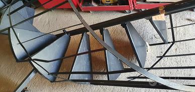 scala a chiocciola in ferro