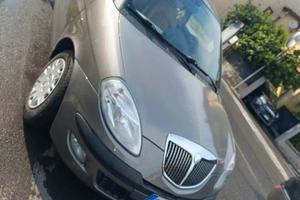 lancia y Platinum 