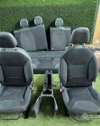 Ricambi tappezzeria disponibile citroen ds3 2011