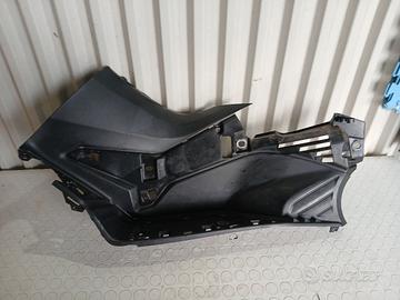 pedana poggiapiedi sinistra per yamaha t max 530