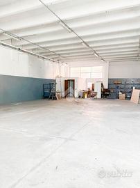 CAPANNONE A CAPRIOLO