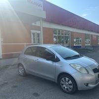 Toyota Yaris 1.0 5 porte