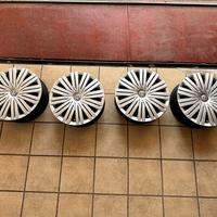 Cerchi in ferro 15” + copricerchi originali VWPolo