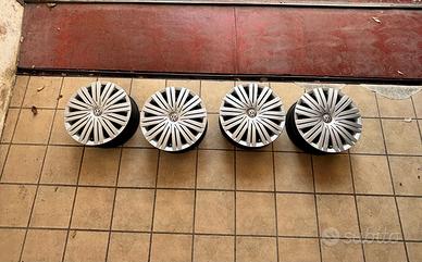 Cerchi in ferro 15” + copricerchi originali VWPolo