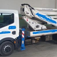 Piattaforma aerea autocarrata