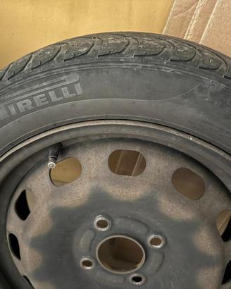 Gomme e cerchi in ferro
