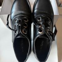 Mocassini e scarpe basse da donna.