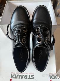 Mocassini e scarpe basse da donna.