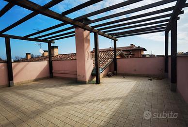 Marina romea: appartamento con ampio terrazzo