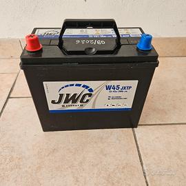 BATTERIA AUTO