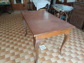 TAVOLO IN LEGNO - Superficie lucida