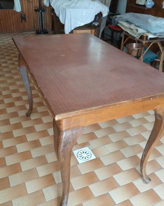 TAVOLO IN LEGNO - Superficie lucida