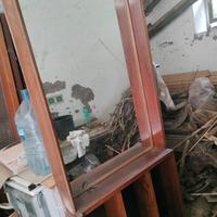 specchio in noce con scaffale a RIETI 