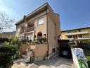 villa-di-300-m²-con-box-auto-a-brugherio