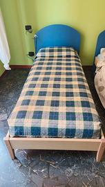 Letto singolo e scrivania