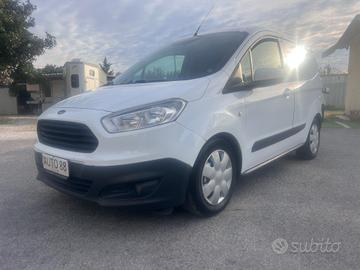 Ford Tourneo Courier 1.5 TDCI 75 CV VAN
