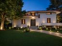 villa-con-taverna-garage-e-giardino