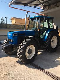 Ford New Holland 8340 trattore