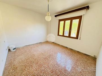 4 LOCALI A DEIVA MARINA