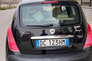 Lancia y 2007