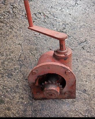 Argano manuale e stabilizzatore automatico di tens