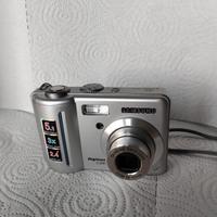 macchina fotografica compatta digitale 