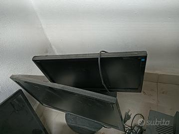Monitor,tastiere,stampanti, accumulatori,telecam.