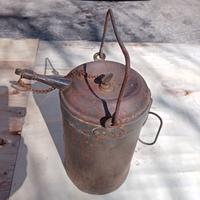 Recipiente rabboccatore/riempitore per lampade.