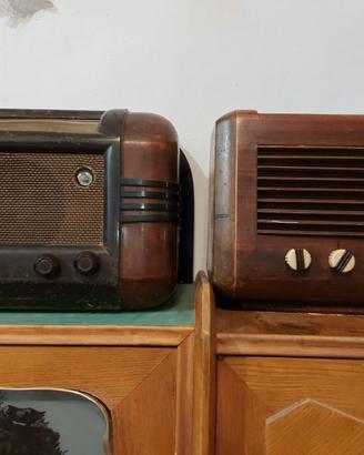 Radio antiche in legno
