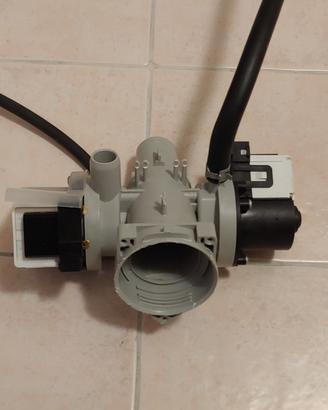 lavatrice LG F144KD 11Kg pompa acqua doppia