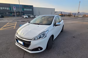 Peugeot 208 1600 Diesel 75CV Allure Pack
