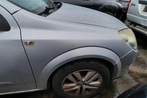 OPEL ASTRA STATION WAGON 2008 - PARAFANGO DESTRO