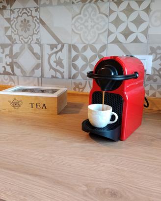 Macchina caffè Nespresso Inissia Rossa 