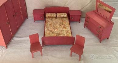 Mobili vintage in miniaura