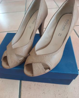 décolleté in pelle