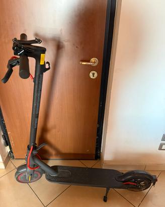 Monopattino xiaomi Mi Electric Scooter Pro 2