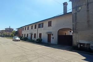 Complesso immobiliare composto da tre appartamenti