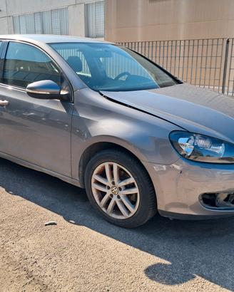 Volkswagen Golf 6 anno 2012 ricambi usati