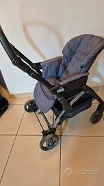passeggino con accessori in foto