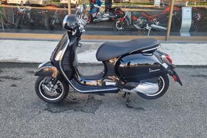 Piaggio Vespa 300 GTS