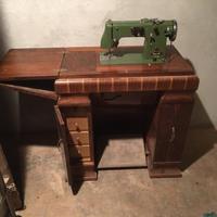 Macchina da cucire vigorelli anni '60