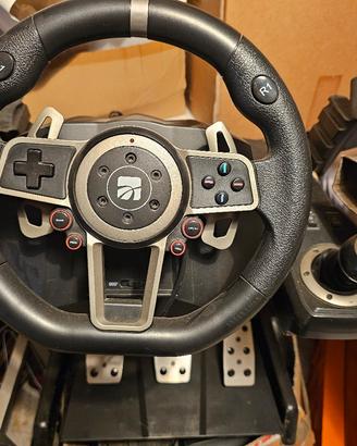 simulatore con volante pedaliera racing wheel Suzu