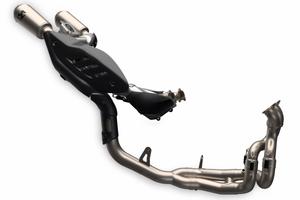 AKRAPOVIC  COMPLETO  IN TITANIO STREETFIGHTER 2025